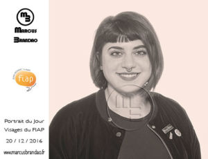 « Portrait du Jour » 2016 m’offre une exceptionnelle opportunité de collaboration artistique d’une année avec l’Association Fiap Jean Monnet, dont je respecte infiniment les valeurs humaines d’ouverture au monde.
Avec l’équipe de FIAP CultureS, nous avons imaginé décliner ces valeurs au travers de portraits du public cosmopolite qui fréquentent le Centre que je ferais à intervalles réguliers chaque mois. Portrait-du-Jour-2016-12-20