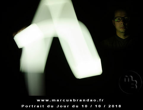 En 2018, Portrait du Jour sera consacré à l’autoportrait avec chaque semaine un thème différent. Portrait du jour 2018-10-10