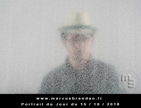 En 2018, Portrait du Jour sera consacré à l’autoportrait avec chaque semaine un thème différent. Portrait du jour 2018-10-15