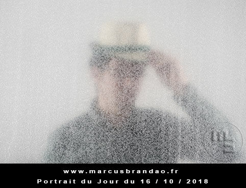 En 2018, Portrait du Jour sera consacré à l’autoportrait avec chaque semaine un thème différent. Portrait du jour 2018-10-16