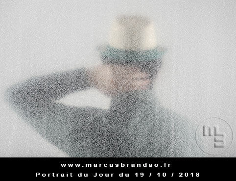 En 2018, Portrait du Jour sera consacré à l’autoportrait avec chaque semaine un thème différent. Portrait du jour 2018-10-19