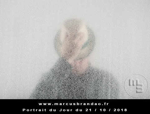 En 2018, Portrait du Jour sera consacré à l’autoportrait avec chaque semaine un thème différent. Portrait du jour 2018-10-21