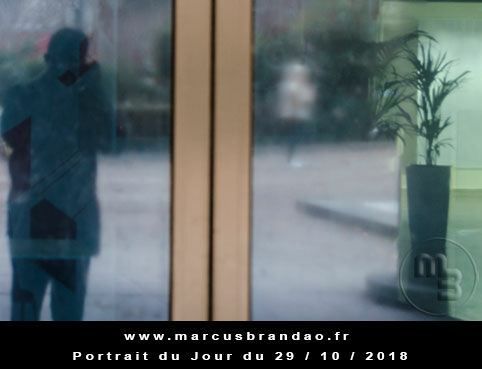 En 2018, Portrait du Jour sera consacré à l’autoportrait avec chaque semaine un thème différent. Portrait du jour 2018-10-29