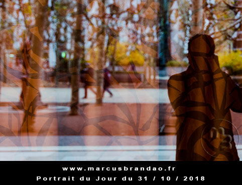 En 2018, Portrait du Jour sera consacré à l’autoportrait avec chaque semaine un thème différent. Portrait du jour 2018-10-31