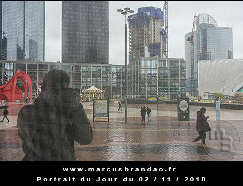 En 2018, Portrait du Jour sera consacré à l’autoportrait avec chaque semaine un thème différent. Portrait du jour 2018-11-02