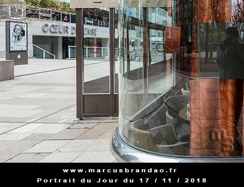 En 2018, Portrait du Jour sera consacré à l’autoportrait avec chaque semaine un thème différent. Portrait du jour 2018-11-17