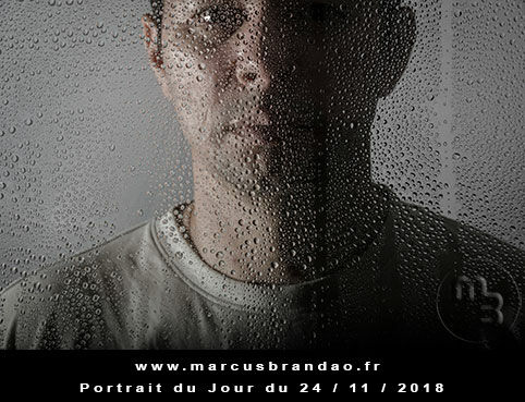 En 2018, Portrait du Jour sera consacré à l’autoportrait avec chaque semaine un thème différent. Portrait du jour 2018-11-24